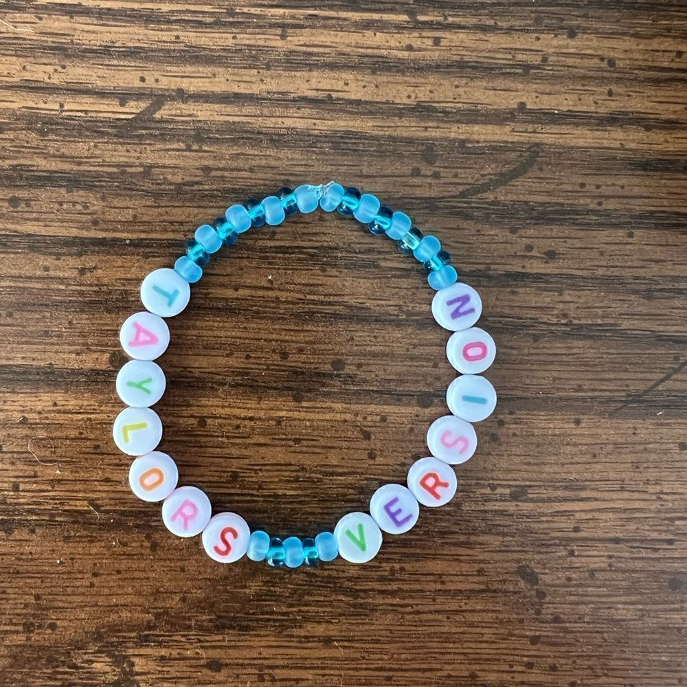 Taylor Swift Friendship Bracelet